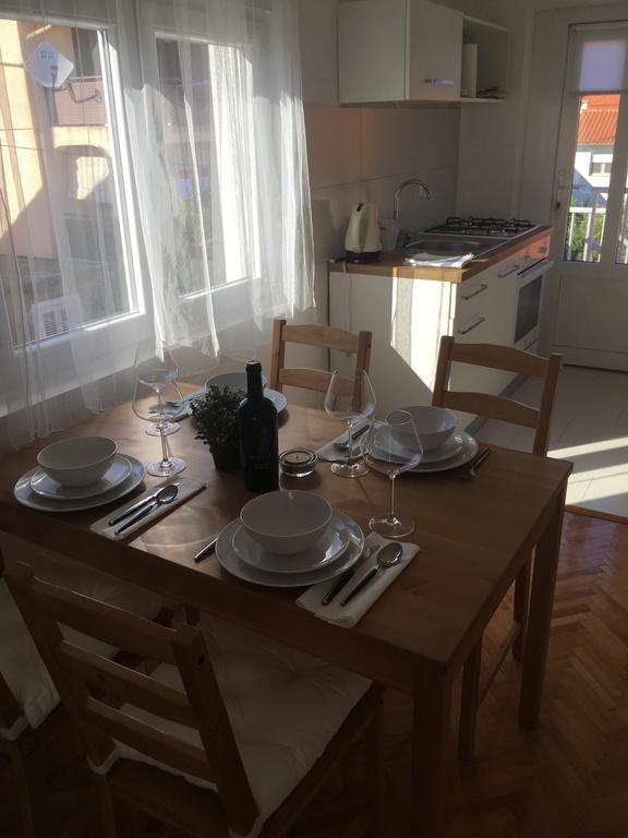 Centre Apartment Bozava Luaran gambar